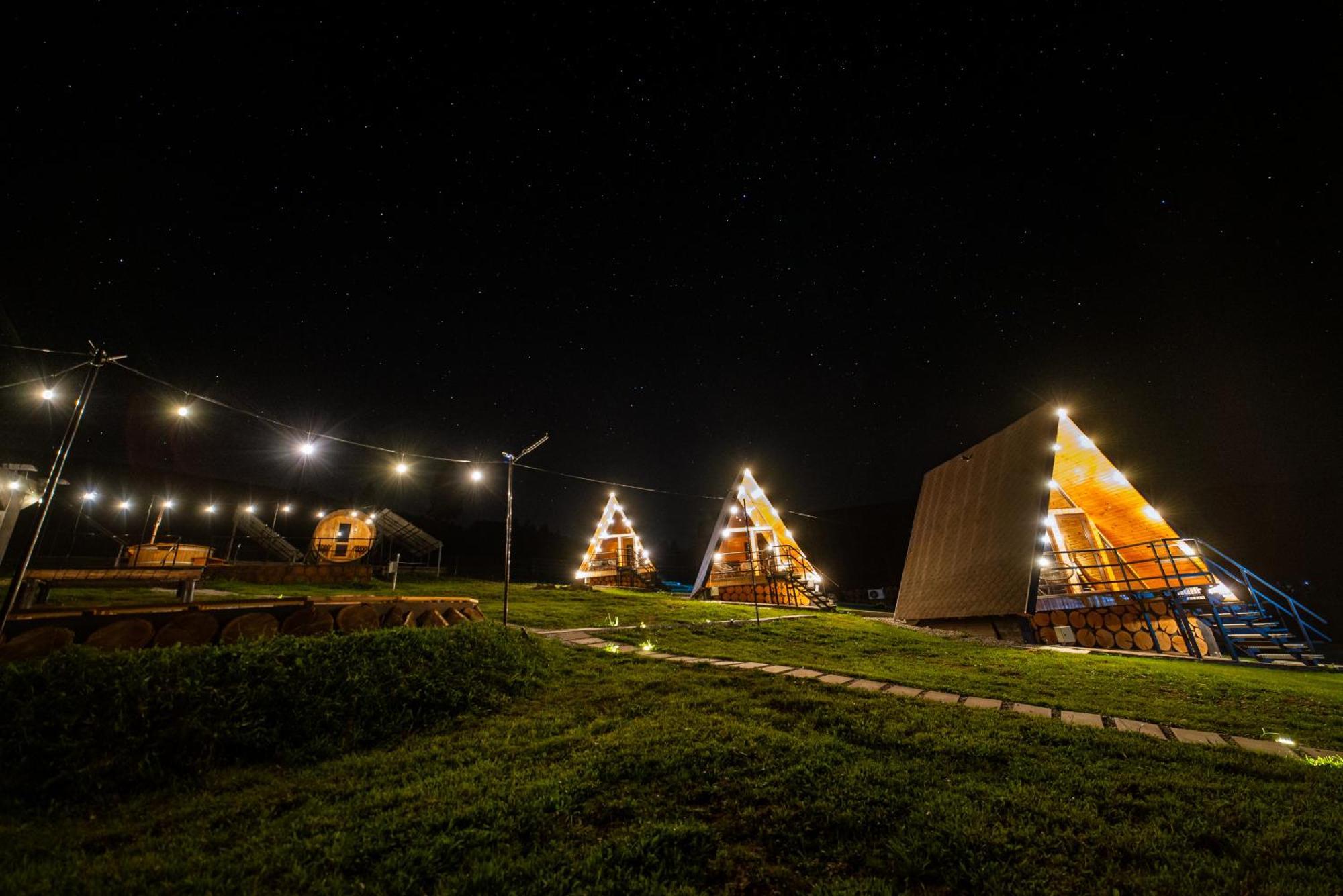 A Pisc Hotell Vatra Moldoviţei Exteriör bild