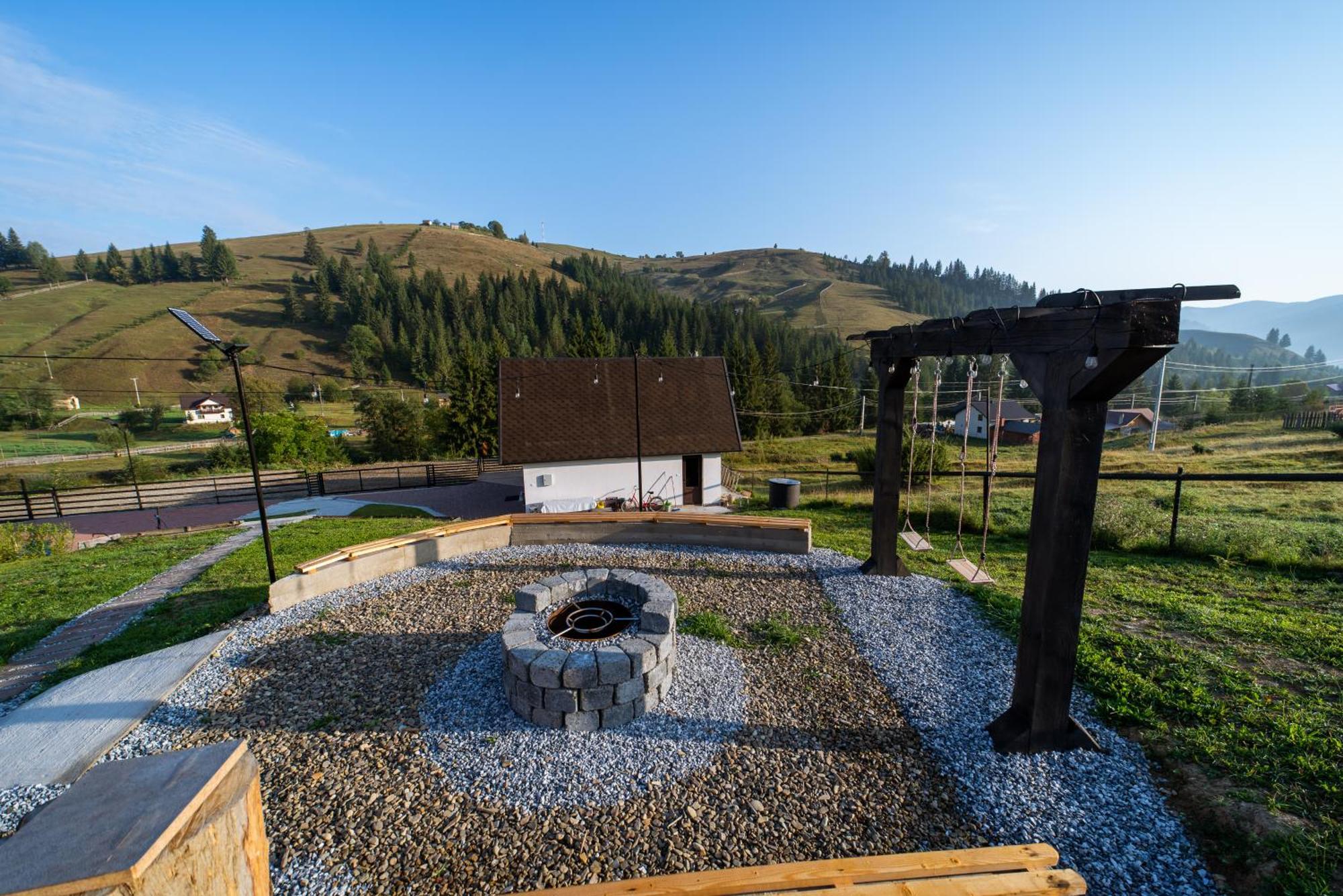 A Pisc Hotell Vatra Moldoviţei Exteriör bild