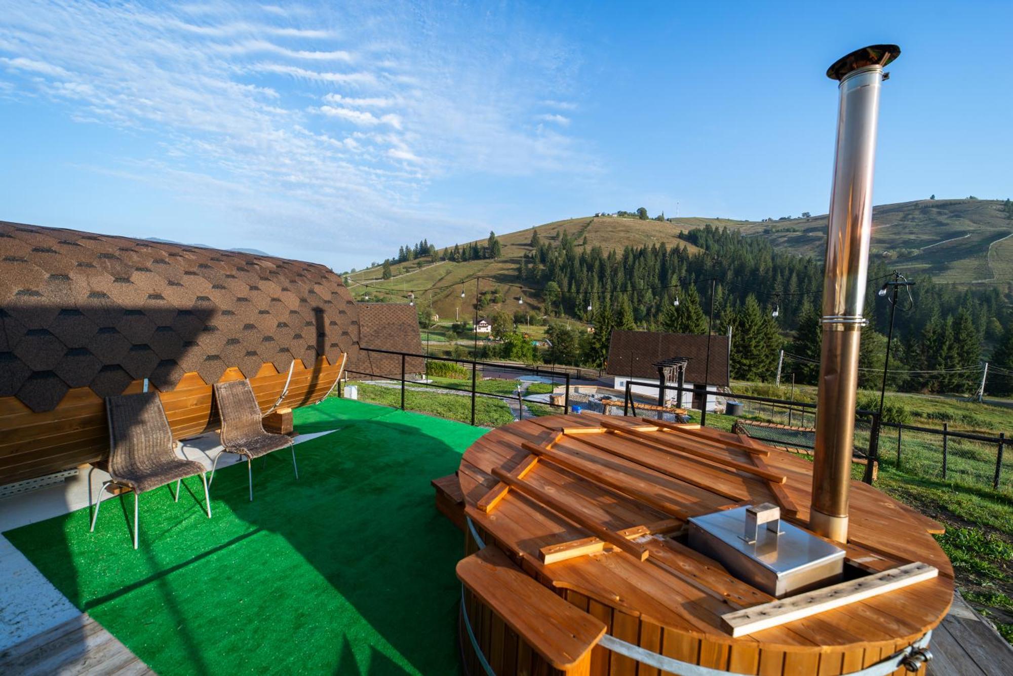 A Pisc Hotell Vatra Moldoviţei Exteriör bild