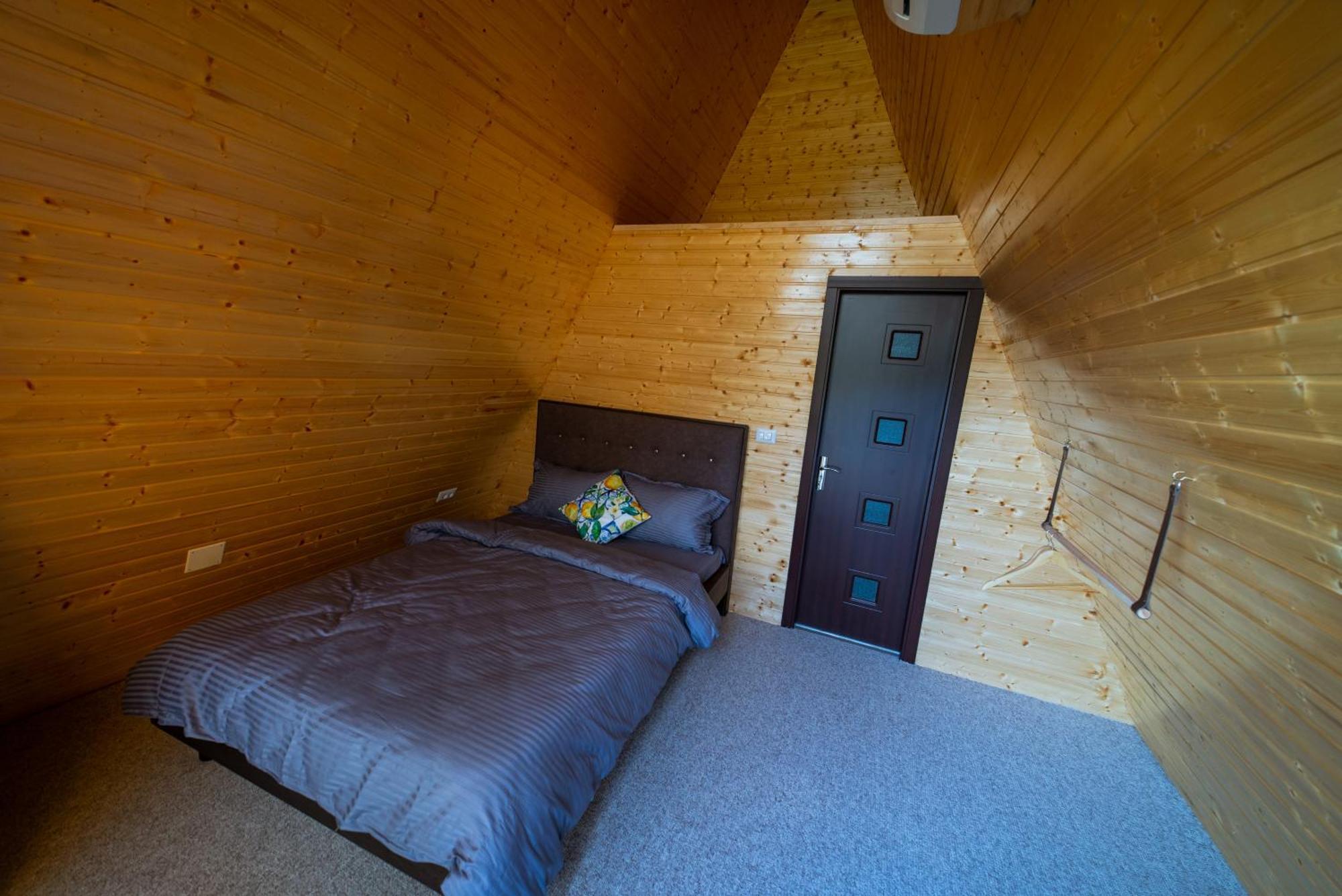 A Pisc Hotell Vatra Moldoviţei Exteriör bild