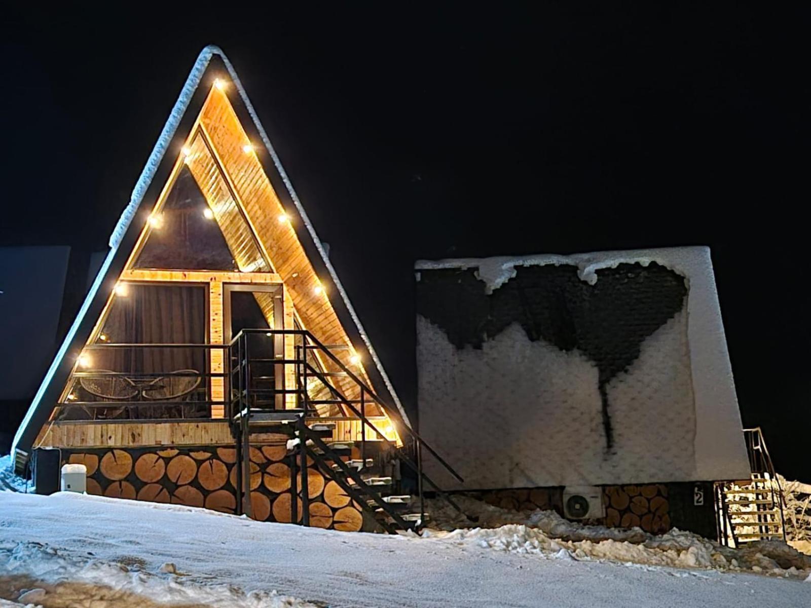 A Pisc Hotell Vatra Moldoviţei Exteriör bild